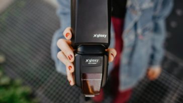 Gloxy GX-F1000, au niveau des meilleurs flashs